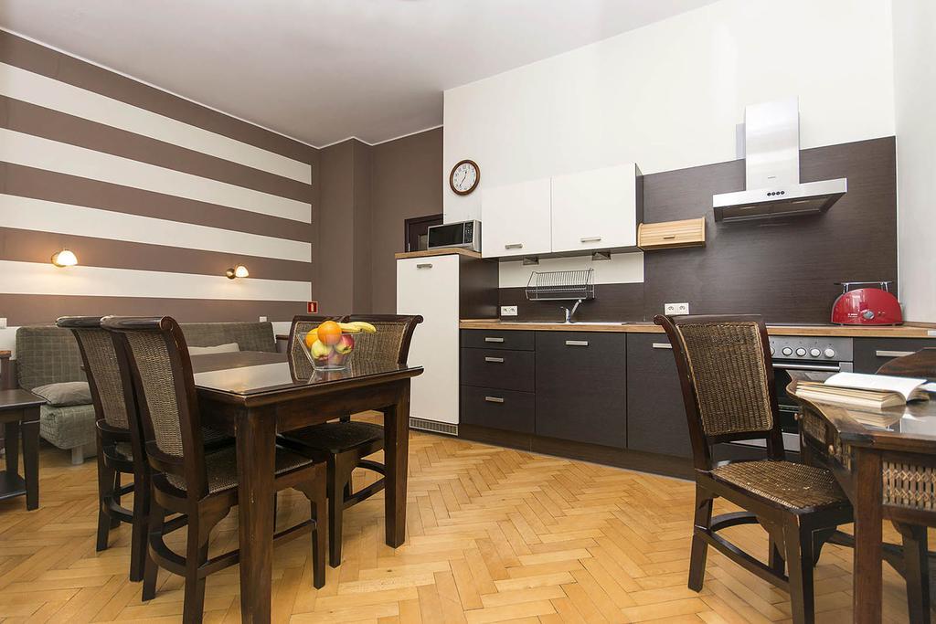 Patio Apartments - Old Town Гданськ Екстер'єр фото